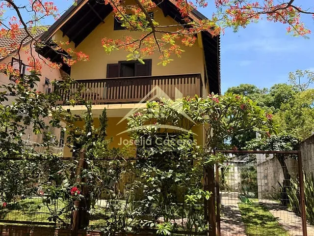 Casa com 272m² 4 quartos e 3 banheiros, à venda, no bairro centro em Chapada dos Guimarães