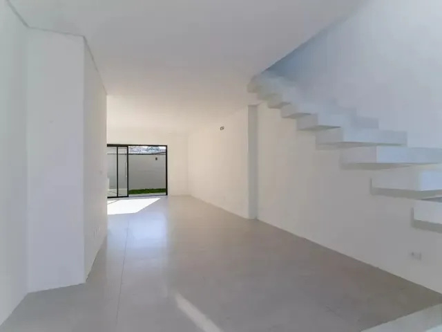 Casa com 127m² 3 quartos e 3 banheiros, à venda, no bairro Santa Cândida em Curitiba