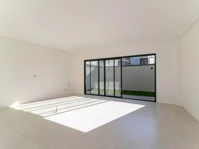 Casa com 127m² 3 quartos e 3 banheiros, à venda, no bairro Santa Cândida em Curitiba