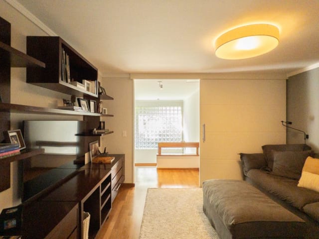 Casa com 1200m² 2 quartos e 5 banheiros, à venda, no bairro Alphaville em Santana de Parnaíba