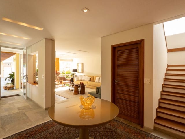 Casa com 1200m² 2 quartos e 5 banheiros, à venda, no bairro Alphaville em Santana de Parnaíba