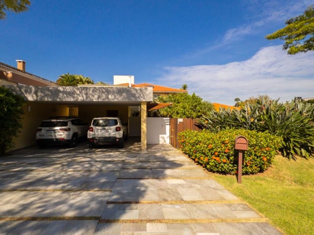 Casa com 1200m² 2 quartos e 5 banheiros, à venda, no bairro Alphaville em Santana de Parnaíba