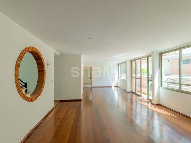Casa com 470m² 4 quartos e 7 banheiros, à venda, no bairro Alphaville em Santana de Parnaíba