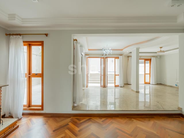 Casa com 360m² 4 quartos e 6 banheiros, à venda, no bairro Alphaville em Santana de Parnaíba