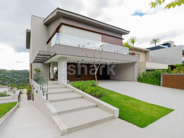 Casa com 490m² 4 quartos e 6 banheiros, à venda, no bairro Alphaville  em SANTANA DE PARNAÍBA