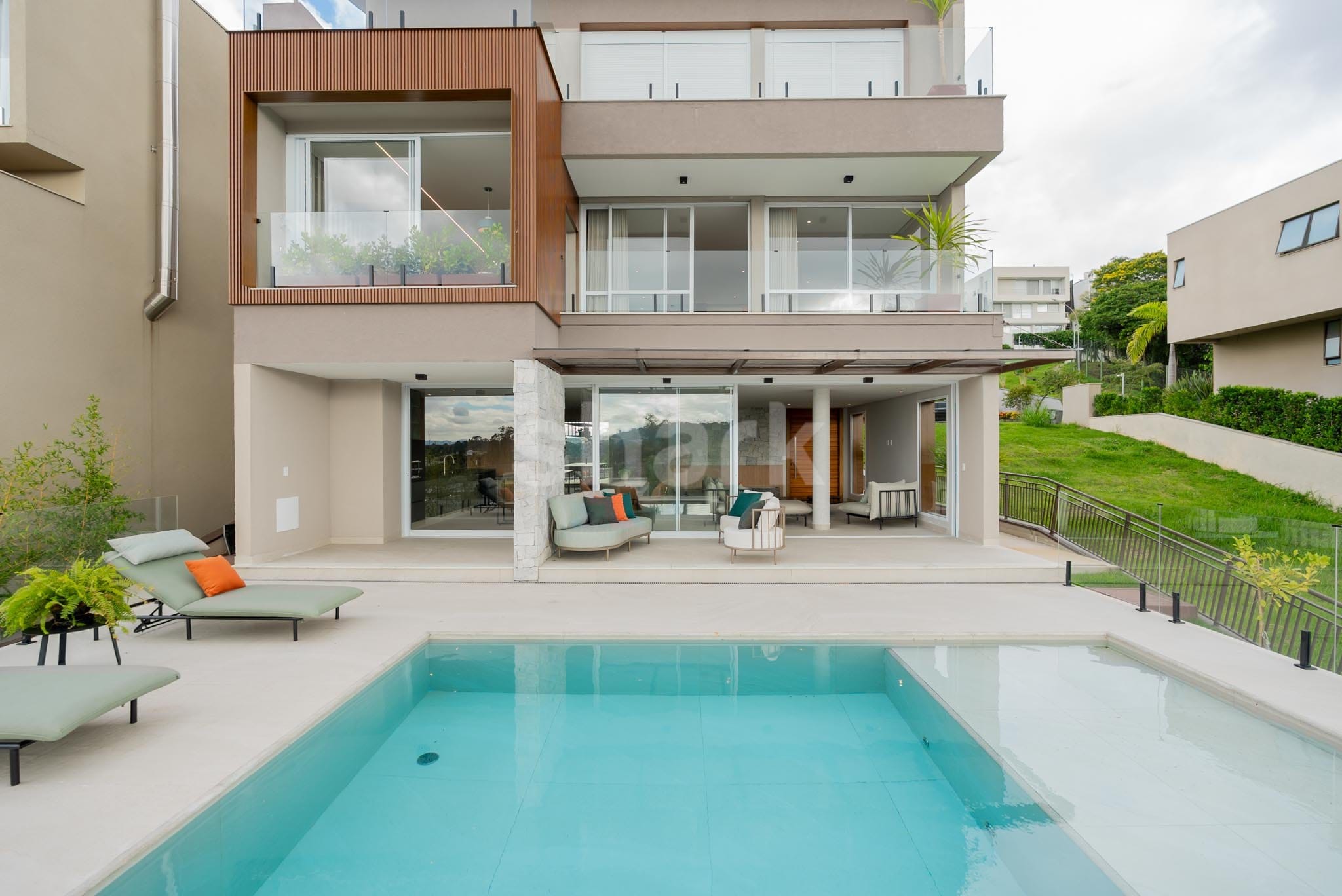 Casa em Alphaville — foto 1