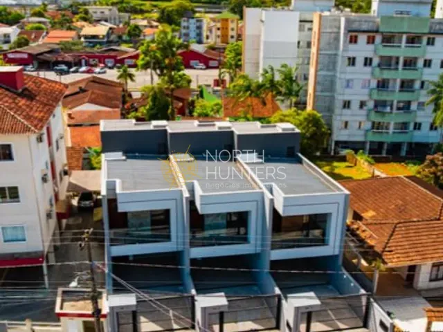 Casa com 171m² 3 quartos e 4 banheiros, à venda, no bairro Santo Antônio em Joinville