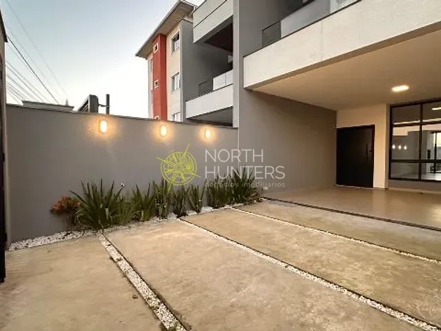 Casa com 171m² 3 quartos e 4 banheiros, à venda, no bairro Santo Antônio em Joinville