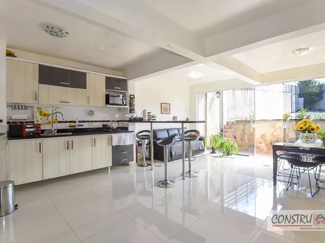 Casa com 635m² 4 quartos e 4 banheiros, à venda, no bairro Atuba em Curitiba