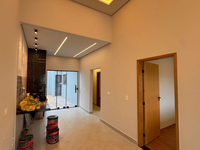 Casa 3 quartos e 1 banheiro, à venda, no bairro Loteamento Morada das Flores em Cambé