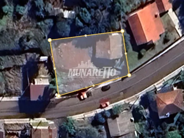 Terreno com 704m², à venda, no bairro Dos Estudantes em Ipira