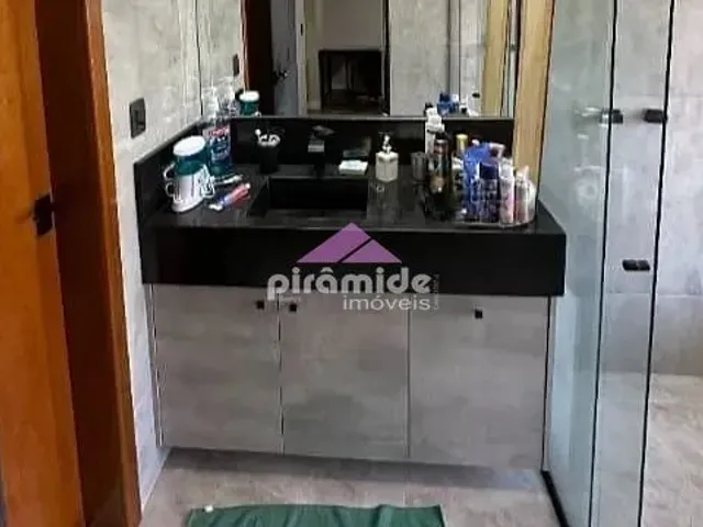 Casa com 200m² 4 quartos e 4 banheiros, à venda, no bairro Jardim Jacinto em Jacareí