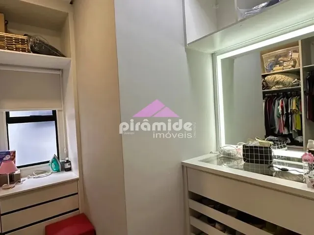 Casa com 200m² 4 quartos e 4 banheiros, à venda, no bairro Jardim Jacinto em Jacareí