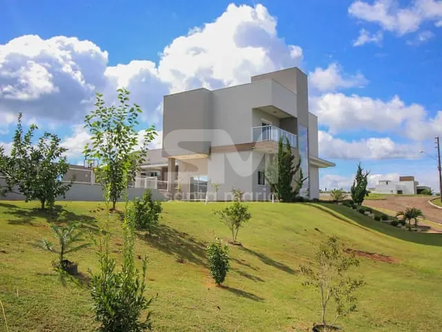 Casa com 1354m², à venda, no bairro Goio-En em Chapecó