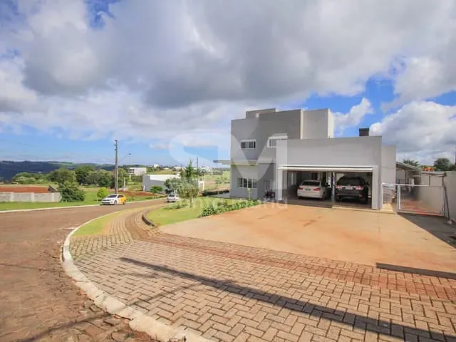 Casa com 1354m², à venda, no bairro Goio-En em Chapecó