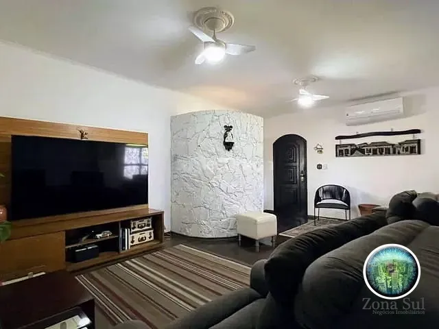 Casa com 206m² 3 quartos e 2 banheiros, à venda, no bairro Jardim Maria do Carmo em Sorocaba