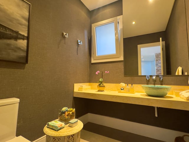 Casa com 490m² 4 quartos e 6 banheiros, à venda, no bairro Alphaville em Santana de Parnaíba