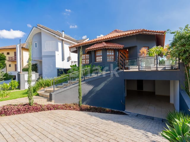Casa com 360m² 4 quartos e 7 banheiros, à venda, no bairro Alphaville em Santana de Parnaíba