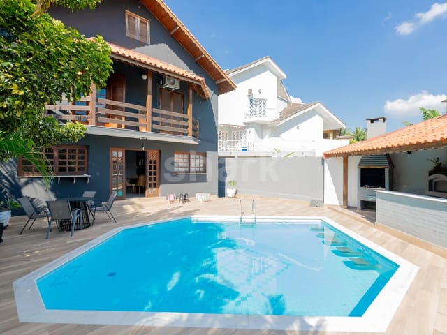Casa com 360m² 4 quartos e 7 banheiros, à venda, no bairro Alphaville em Santana de Parnaíba