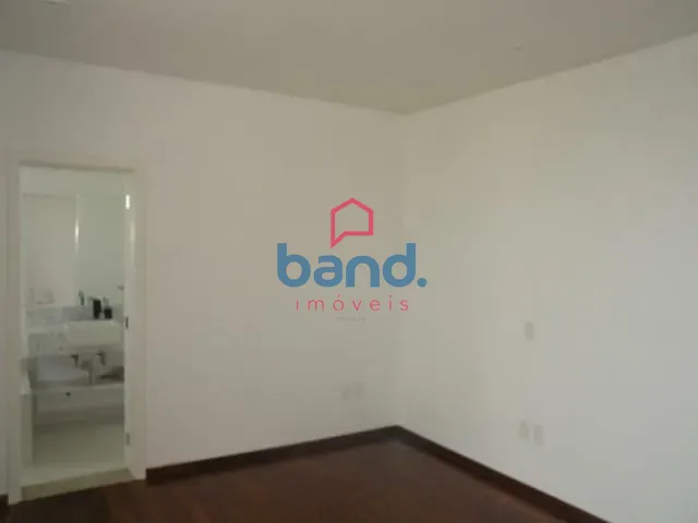 Casa com 1000m² 5 quartos e 6 banheiros, à venda, no bairro Portal dos Bandeirantes em Porto Feliz