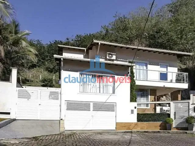 Casa com 280m² 3 quartos e 3 banheiros, à venda, no bairro Verbo Divino em Barra Mansa
