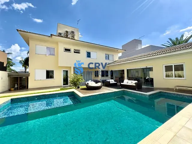 Casa com 700m² 4 quartos e 7 banheiros, à venda, no bairro Esperança em Londrina