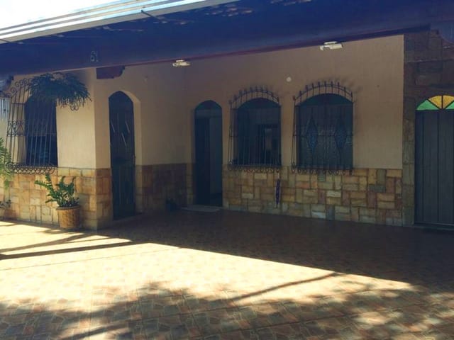 Foto do Casa - Casa Estilo Colonial com 3 Quartos, 1 Suíte e 4 Vagas no Bairro Santa Mônica em Belo Horizonte-MG | Deltalar Imóveis