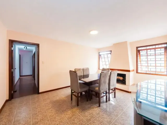 Casa com 360m² 3 quartos e 4 banheiros, à venda, no bairro São Braz em Curitiba