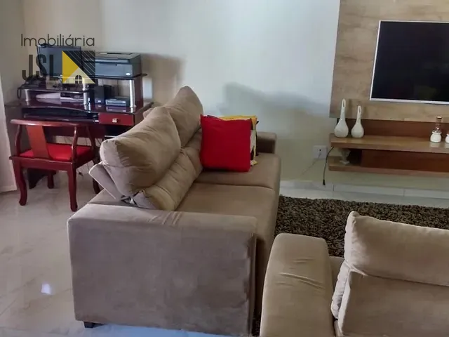 Casa com 300m² 3 quartos e 2 banheiros, à venda, no bairro Jardim Shangri-lá em Caçapava