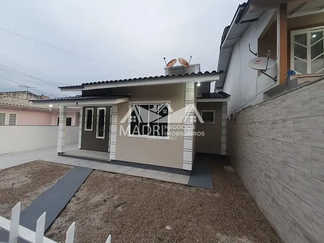 Casa com 220m² 3 quartos e 1 banheiro, à venda, no bairro São Sebastião em Palhoça
