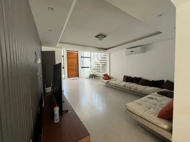Casa com 1250m² 7 quartos e 9 banheiros, à venda, no bairro Boraceia em Bertioga