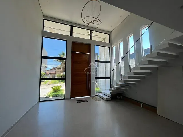 Casa com 1250m² 7 quartos e 9 banheiros, à venda, no bairro Boraceia em Bertioga