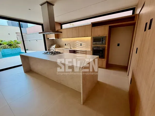 Casa com 360m² 3 quartos e 4 banheiros, para alugar, no bairro Vila Aviação em Bauru