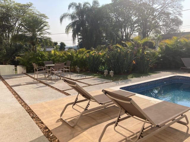 Casa com 560m² 4 quartos e 5 banheiros, à venda, no bairro Golf Gardens em Carapicuíba