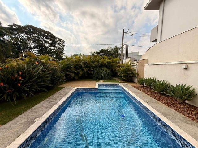 Casa com 560m² 4 quartos e 5 banheiros, à venda, no bairro Golf Gardens em Carapicuíba