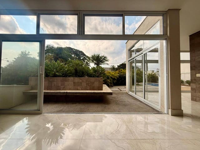 Casa com 560m² 4 quartos e 5 banheiros, à venda, no bairro Golf Gardens em Carapicuíba