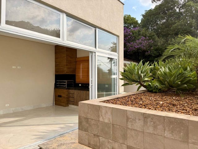 Casa com 560m² 4 quartos e 5 banheiros, à venda, no bairro Golf Gardens em Carapicuíba