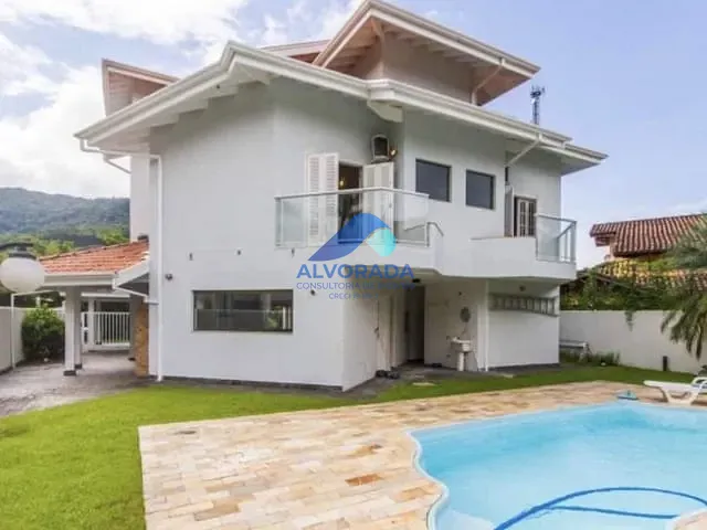 Casa com 620m² 4 quartos e 5 banheiros, à venda, no bairro Tabatinga em Caraguatatuba