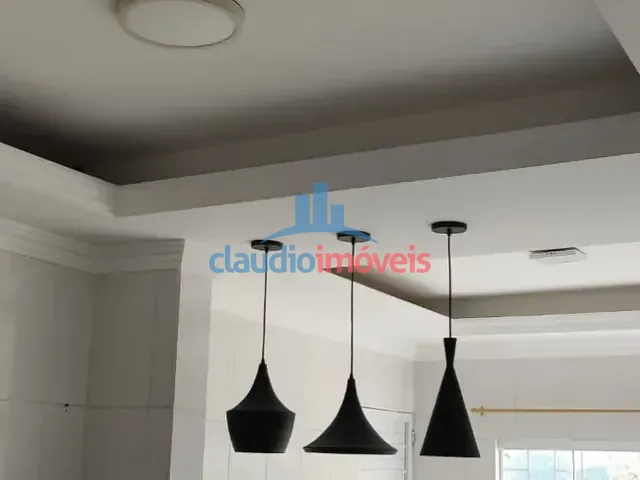 Casa 2 quartos e 3 banheiros, para alugar, no bairro Goiabal em Barra Mansa