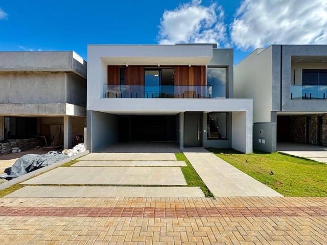 Casa com 263m² 3 quartos e 4 banheiros, à venda, no bairro Parque Tauá em Londrina