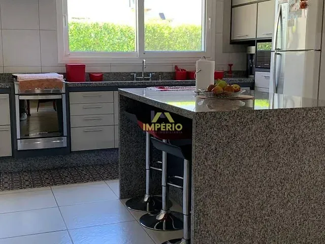 Casa 3 quartos e 5 banheiros, à venda, no bairro Terras de Mont Serrat em Salto