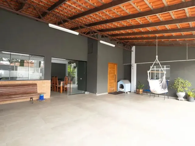 Casa com 408m² 4 quartos e 3 banheiros, à venda, no bairro Santa Felicidade em Curitiba