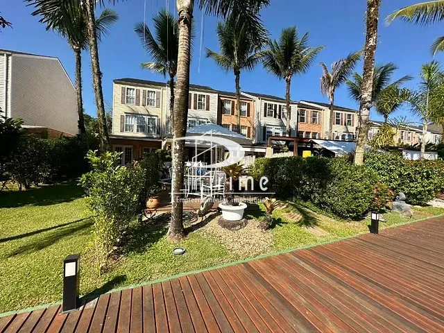 Casa com 200m² 4 quartos e 5 banheiros, à venda, no bairro Frade (Cunhambebe) em Angra dos Reis