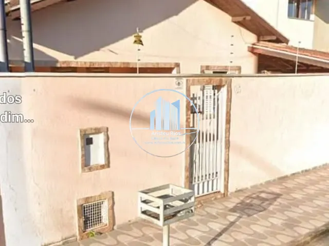 Casa com 240m² 3 quartos e 2 banheiros, à venda, no bairro Jatobá em Pouso Alegre