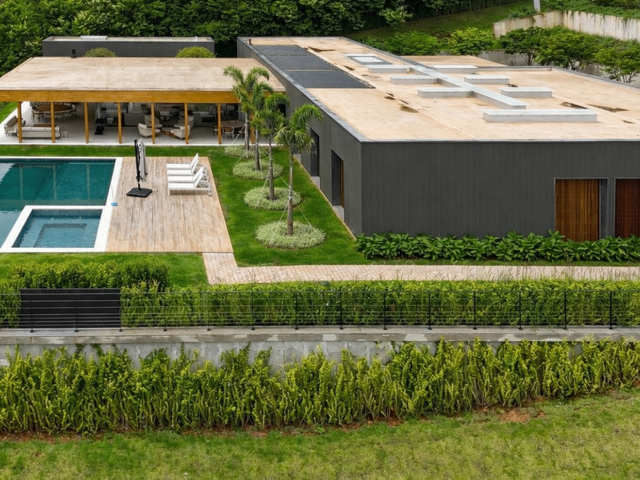 Casa com 4400m² 8 quartos e 10 banheiros, à venda, no bairro Centro em Porto Feliz
