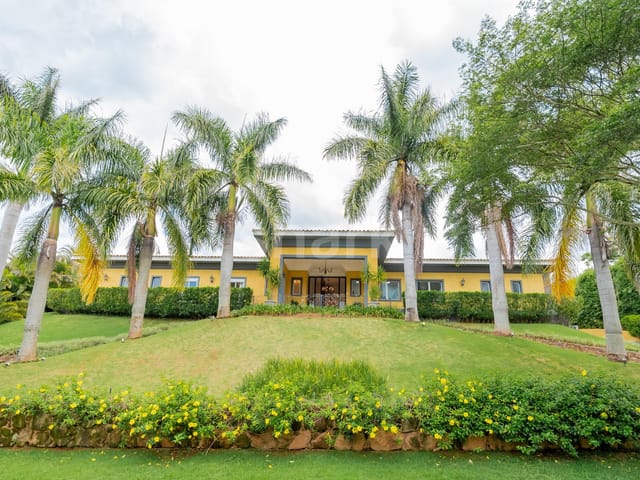 Casa com 3162m² 5 quartos e 8 banheiros, à venda ou para alugar, no bairro Condomínio Quinta da Baroneza II em Bragança Paulista