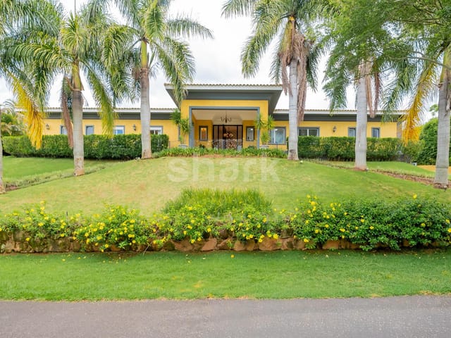 Casa com 3162m² 5 quartos e 8 banheiros, à venda ou para alugar, no bairro Condomínio Quinta da Baroneza II em Bragança Paulista