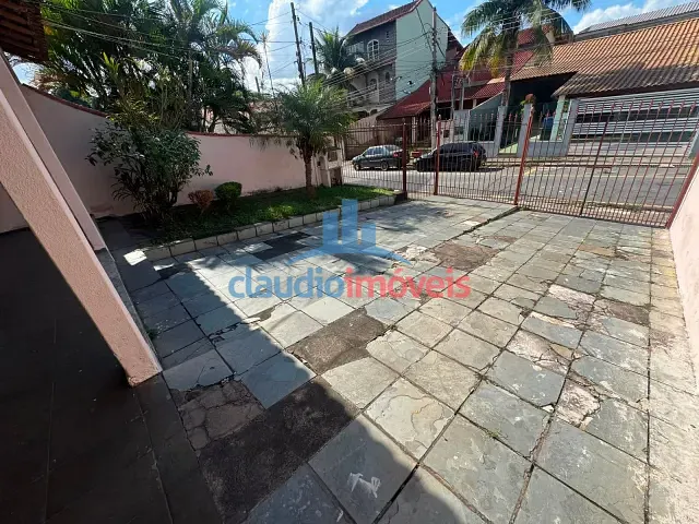 Casa 3 quartos e 1 banheiro, para alugar, no bairro Conforto em Volta Redonda