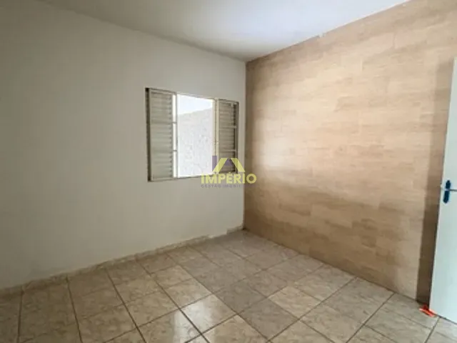 Casa com 175m² 2 quartos e 1 banheiro, para alugar, no bairro Vila Progresso em Salto