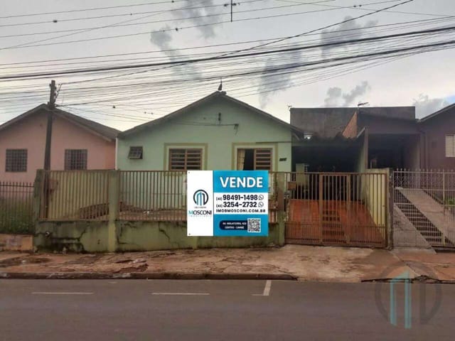 Casa à venda, no bairro Conjunto Residencial Roberto Conceição em Cambé